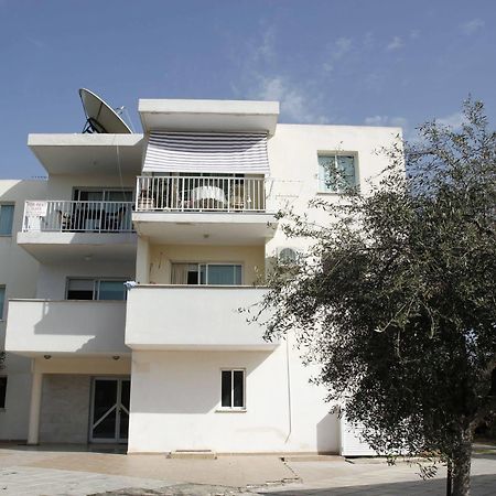 Faneromeni Court Apartment Paphos Bagian luar foto