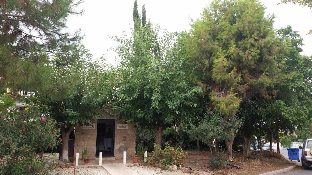 Faneromeni Court Apartment Paphos Bagian luar foto