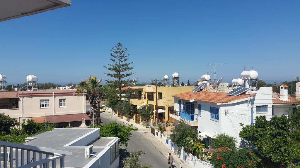 Faneromeni Court Apartment Paphos Bagian luar foto