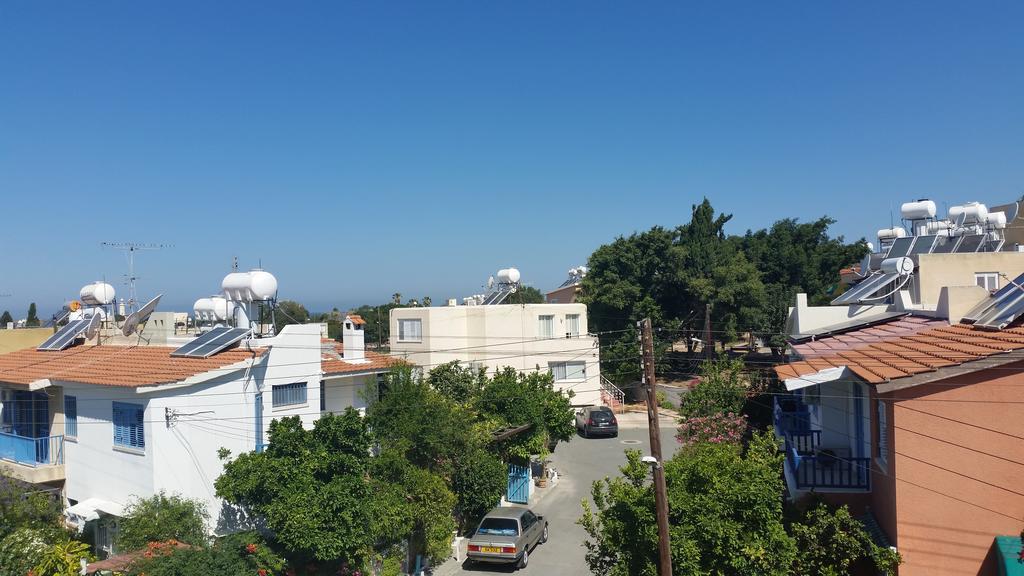Faneromeni Court Apartment Paphos Bagian luar foto