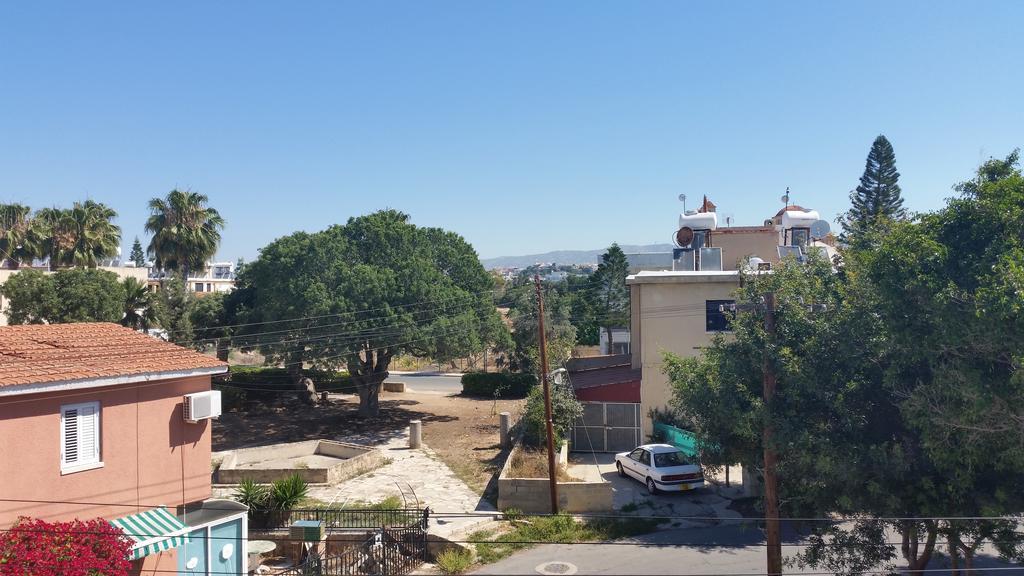 Faneromeni Court Apartment Paphos Bagian luar foto