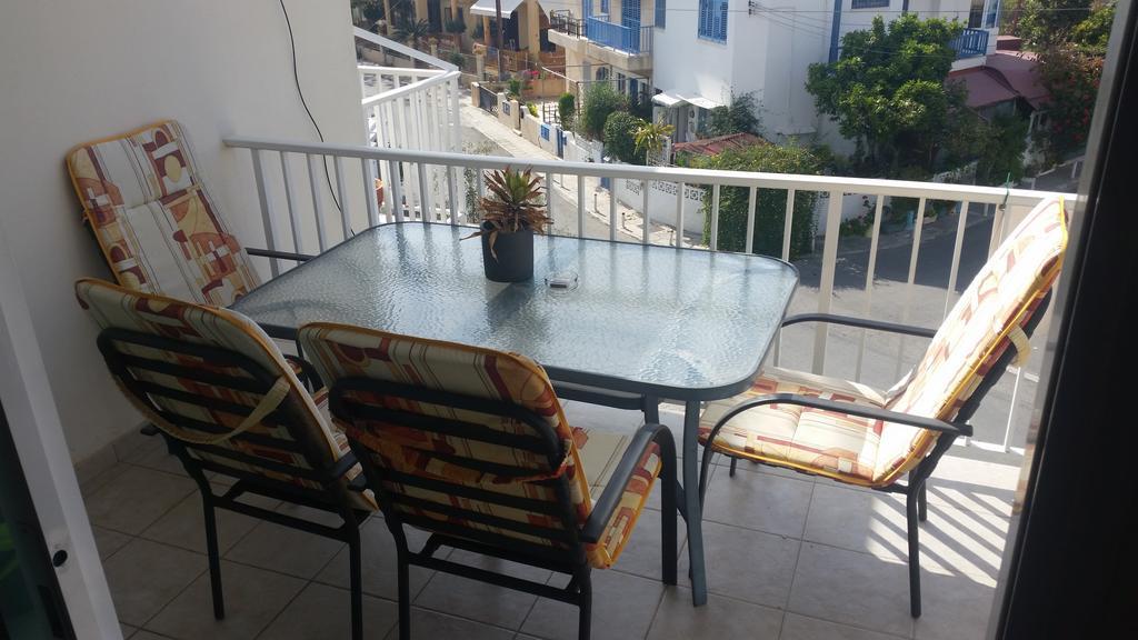 Faneromeni Court Apartment Paphos Bagian luar foto