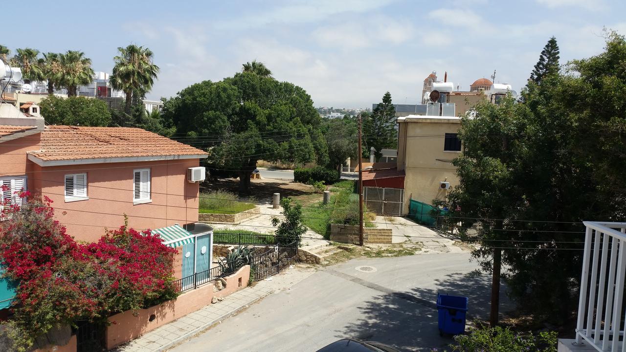 Faneromeni Court Apartment Paphos Bagian luar foto