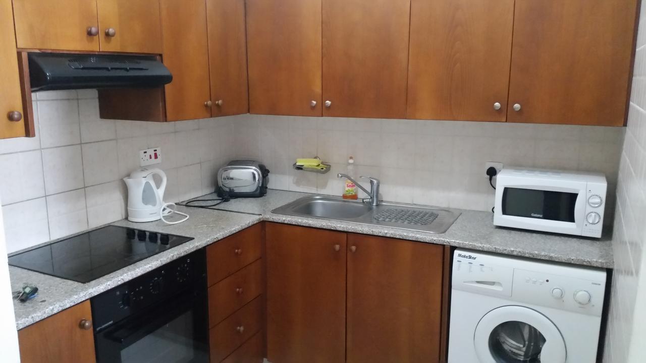 Faneromeni Court Apartment Paphos Bagian luar foto