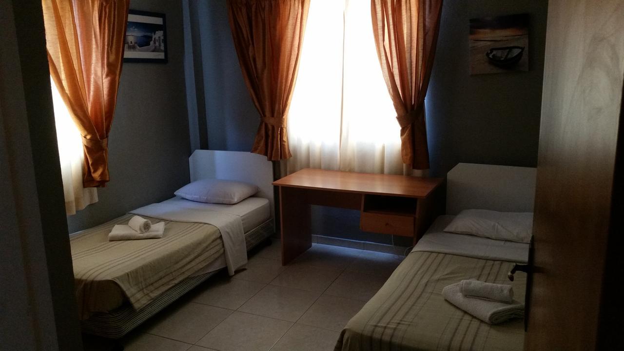 Faneromeni Court Apartment Paphos Bagian luar foto