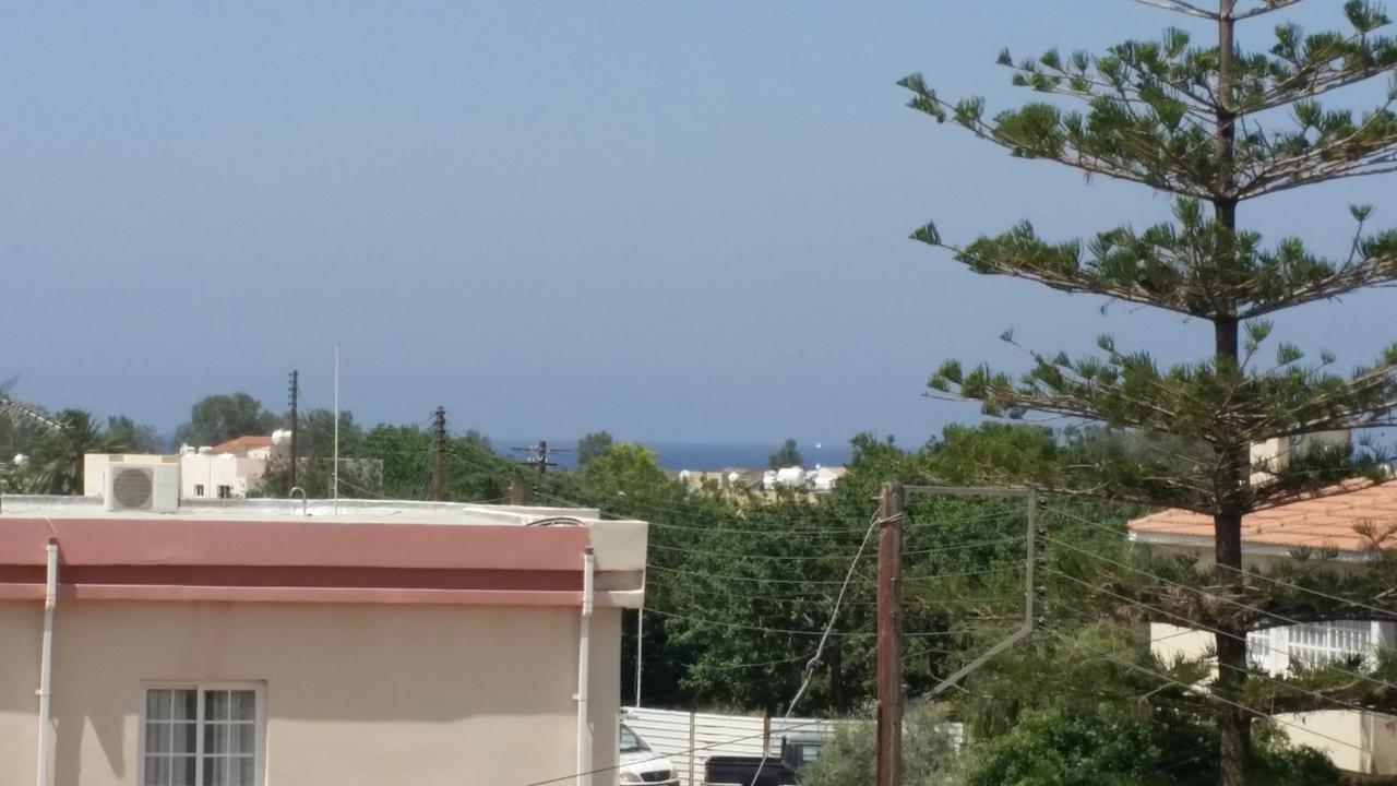Faneromeni Court Apartment Paphos Bagian luar foto