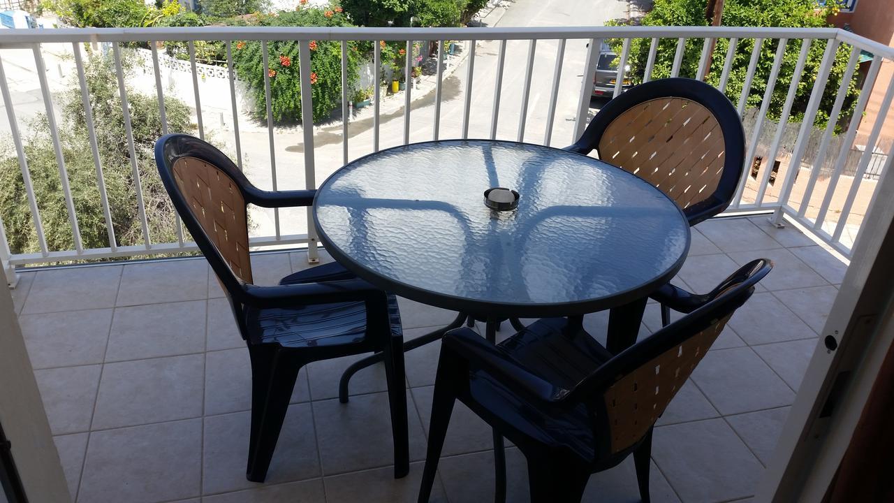 Faneromeni Court Apartment Paphos Bagian luar foto