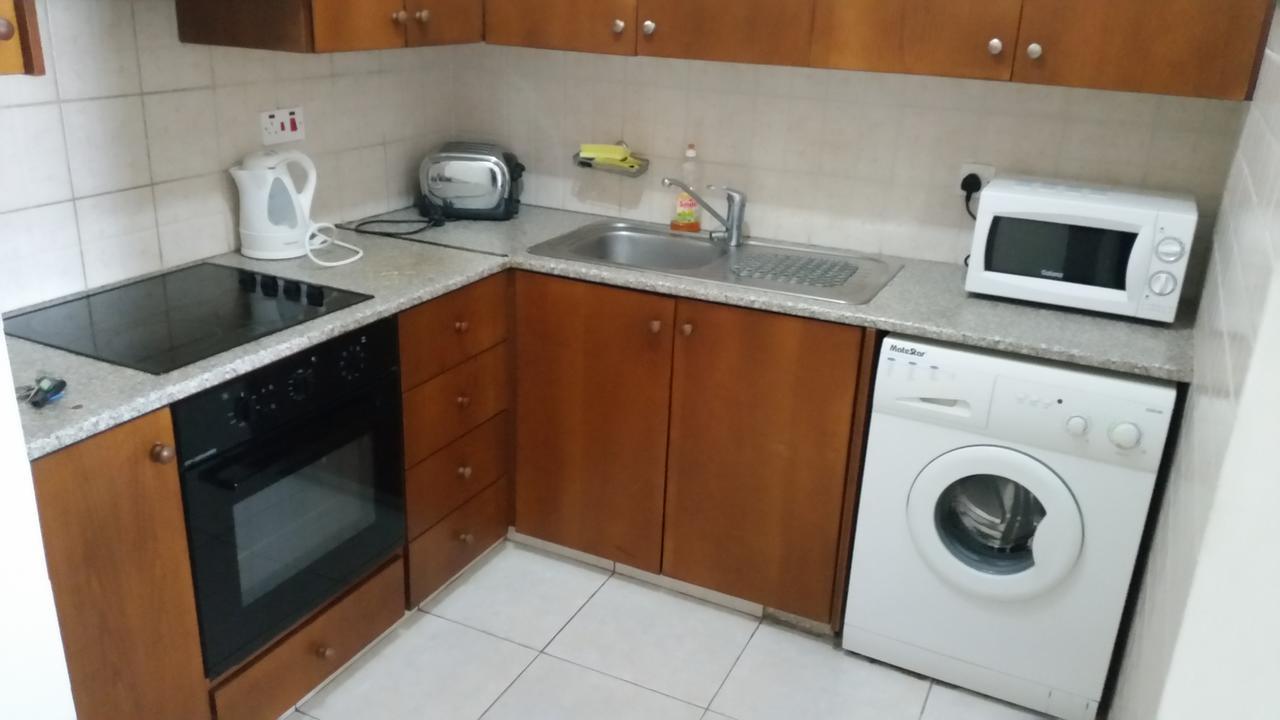 Faneromeni Court Apartment Paphos Bagian luar foto