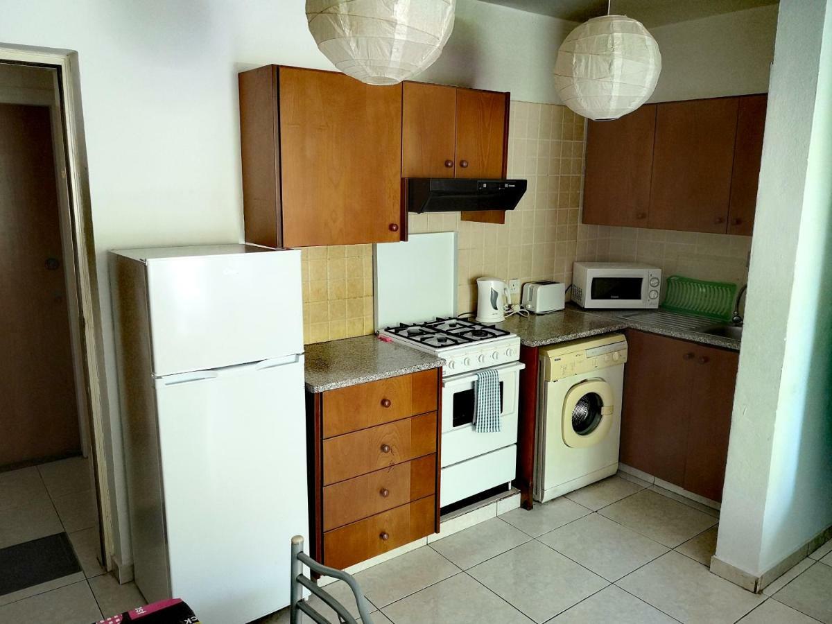 Faneromeni Court Apartment Paphos Bagian luar foto