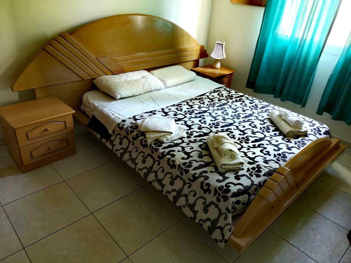 Faneromeni Court Apartment Paphos Bagian luar foto