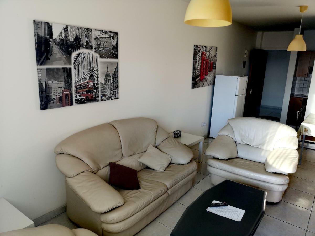 Faneromeni Court Apartment Paphos Bagian luar foto