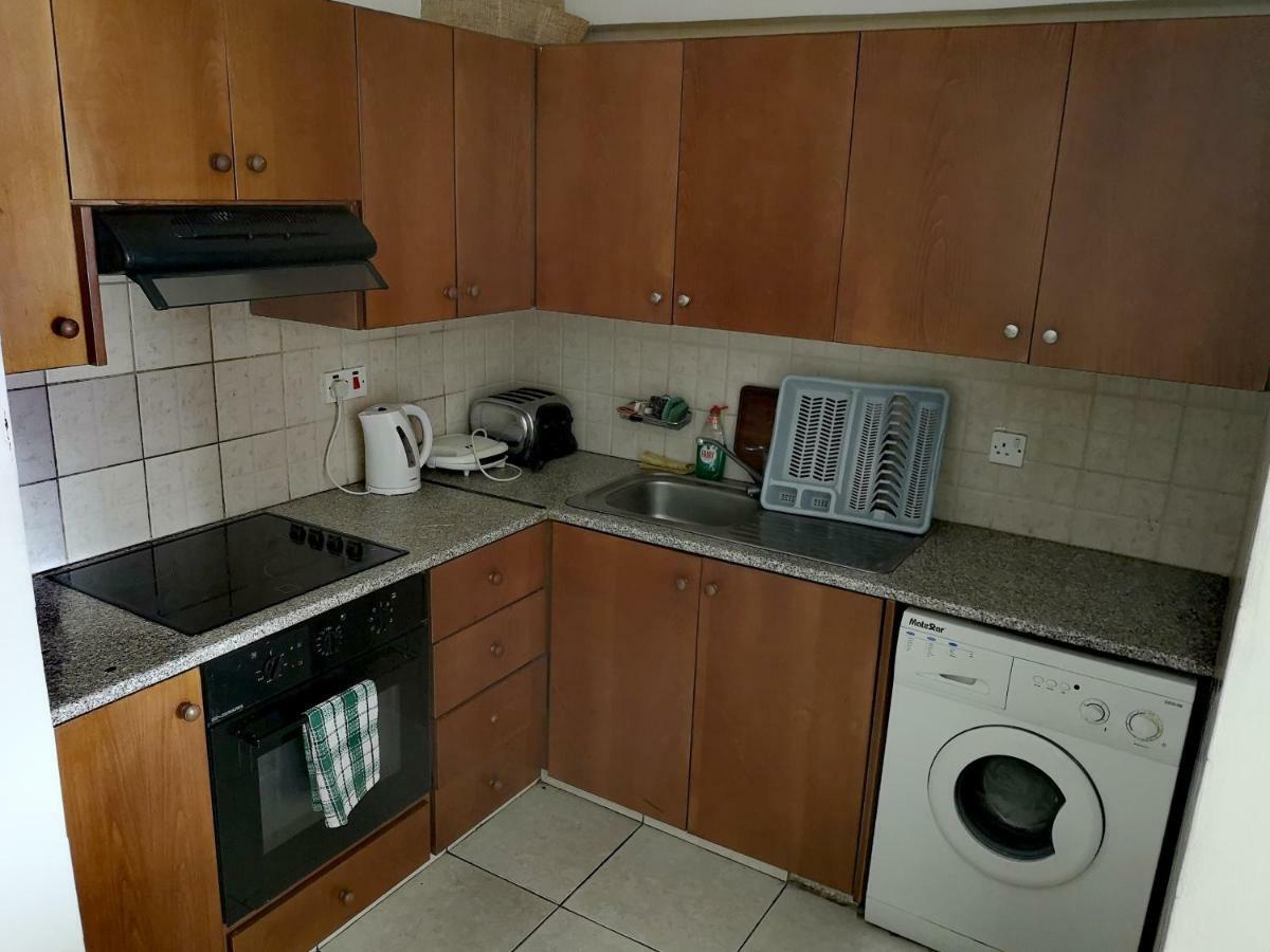 Faneromeni Court Apartment Paphos Bagian luar foto