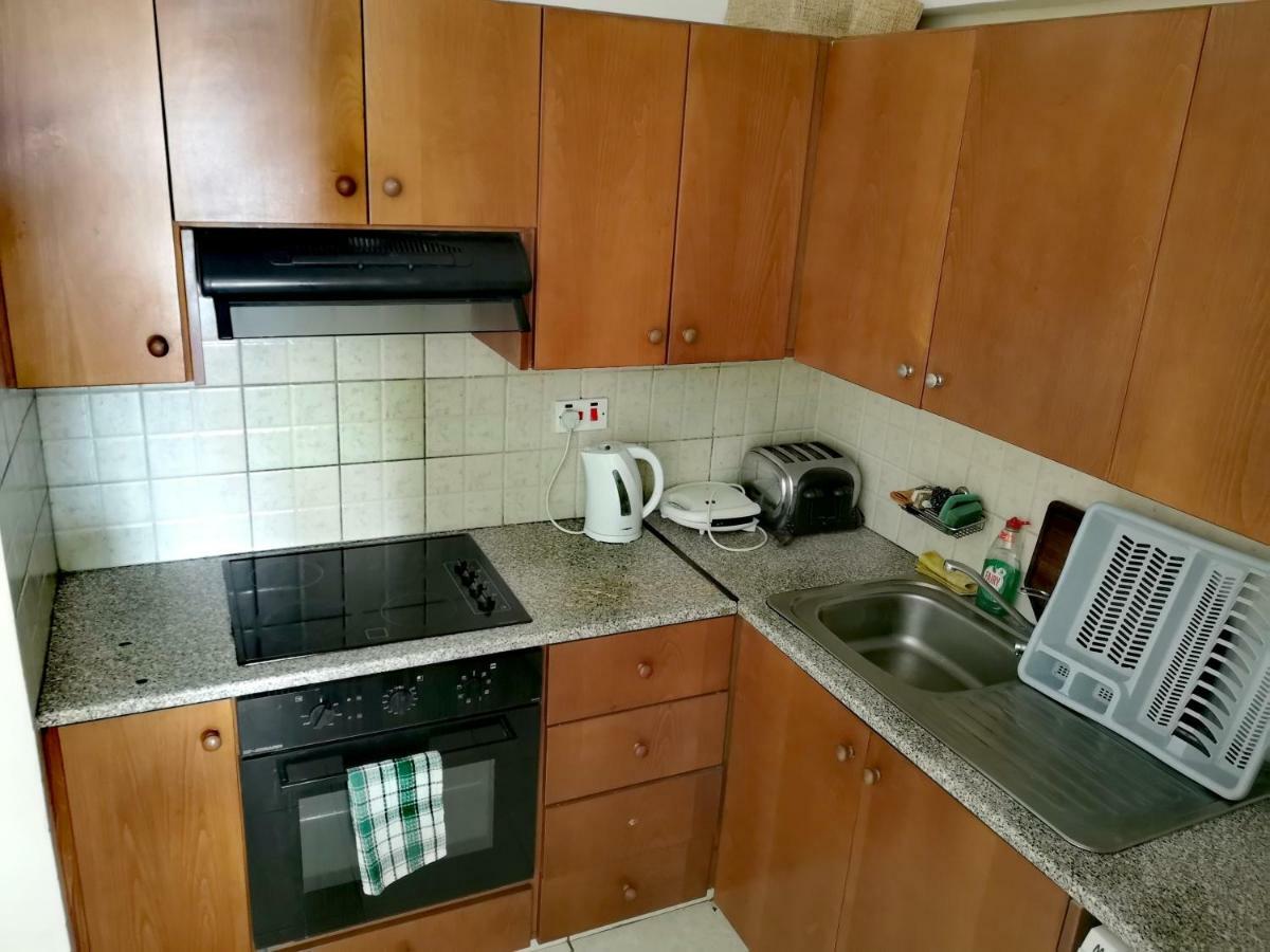 Faneromeni Court Apartment Paphos Bagian luar foto