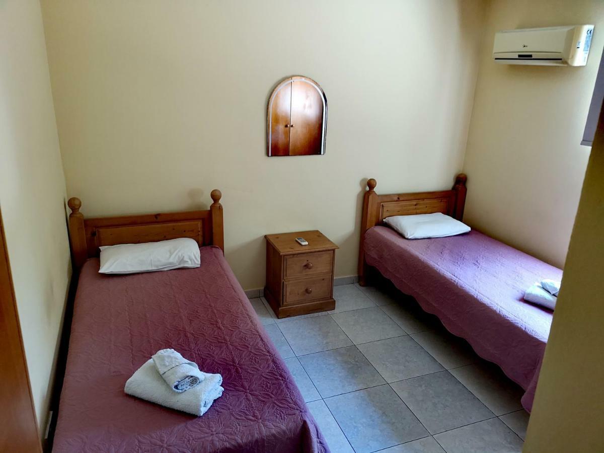Faneromeni Court Apartment Paphos Bagian luar foto