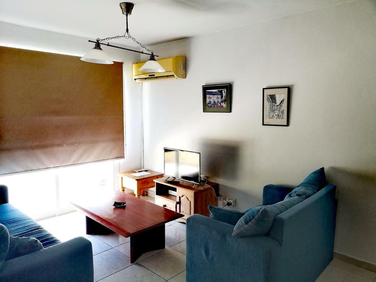 Faneromeni Court Apartment Paphos Bagian luar foto