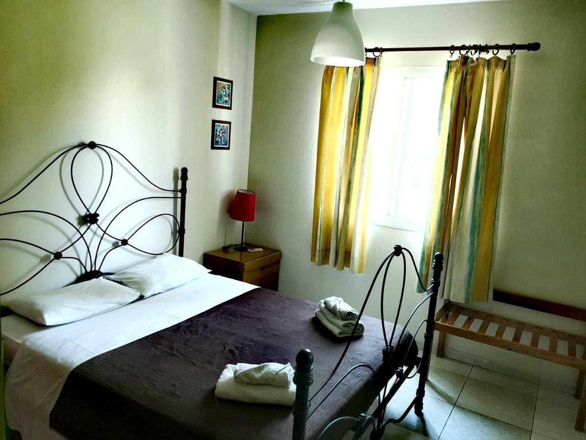 Faneromeni Court Apartment Paphos Bagian luar foto